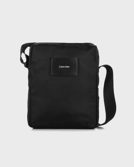 CALVIN KLEIN ΑΝΔΡΙΚΟ ΤΣΑΝΤΑΚΙ ΩΜΟΥ ΜΕ ΛΟΓΟΤΥΠΟ - K50K509117