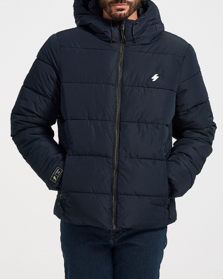 SUPERDRY ΑΝΔΡΙΚΟ ΜΠΟΥΦΑΝ ΚΑΝΟΝΙΚΗ ΓΡΑΜΜΗ 100% ΠΟΛΥΕΣΤΕΡΑΣ - Μ5011827A