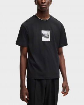 HUGO DARTHY ΑΝΔΡΙΚΗ ΚΟΝΤΟΜΑΝΙΚΗ ΜΠΛΟΥΖΑ ΧΑΛΑΡΗ ΓΡΑΜΜΗ - 50537535 - ΜΑΥΡΟ