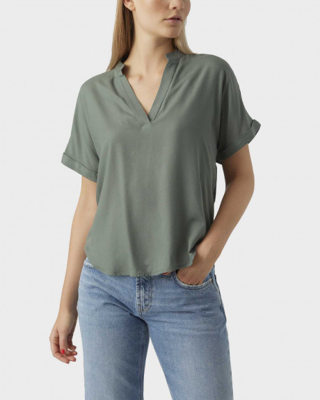 VERO MODA ΓΥΝΑΙΚΕΙΑ ΚΟΝΤΟΜΑΝΙΚΗ ΜΠΛΟΥΖΑ ΜΕ V ΛΑΙΜΟΚΟΨΗ  - 10279697