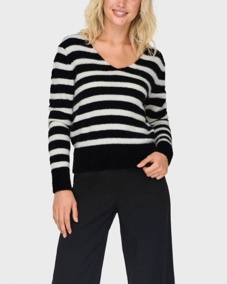 ONLY ΓΥΝΑΙΚΕΙΟ ΠΟΥΛΟΒΕΡ ΜΕ V ΛΑΙΜΟΚΟΨΗ - 15259562