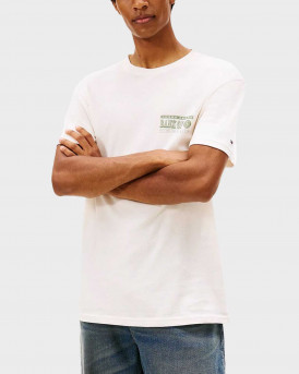TOMMY JEANS BILLS BACKPRINT ΑΝΔΡΙΚΗ ΚΟΝΤΟΜΑΝΙΚΗ ΜΠΛΟΥΖΑ - DM0DM22329 - ΕΚΡΟΥ